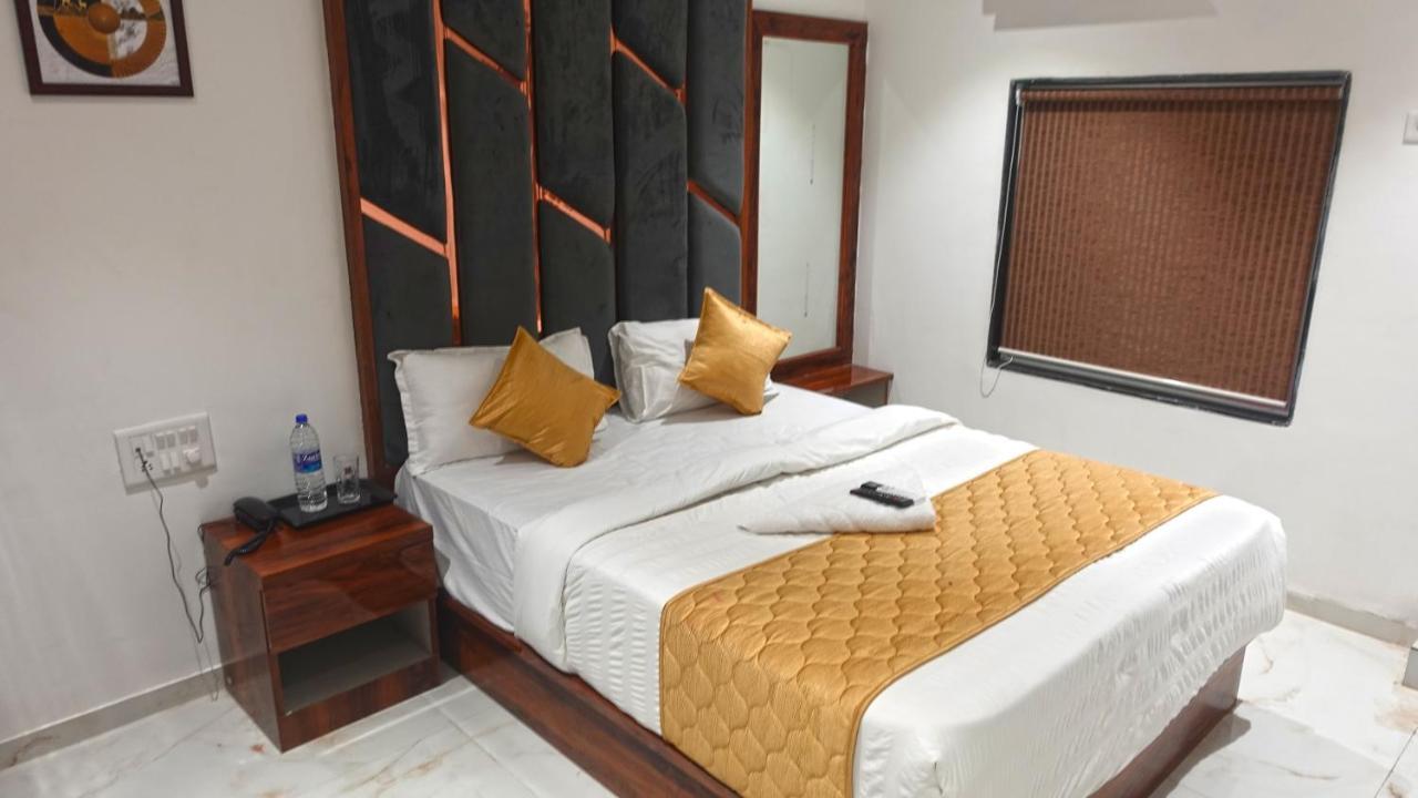 Hotel Palms Residency, Chembur Mumbai Exterior photo