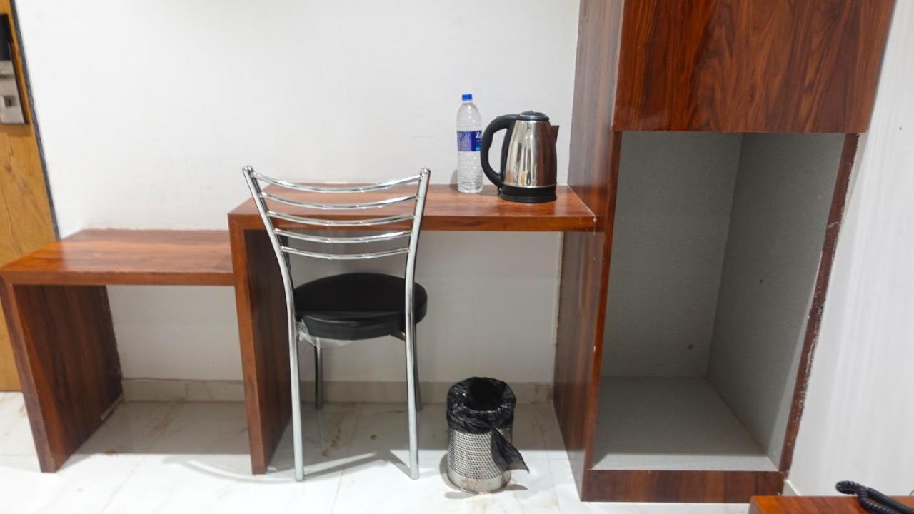 Hotel Palms Residency, Chembur Mumbai Exterior photo