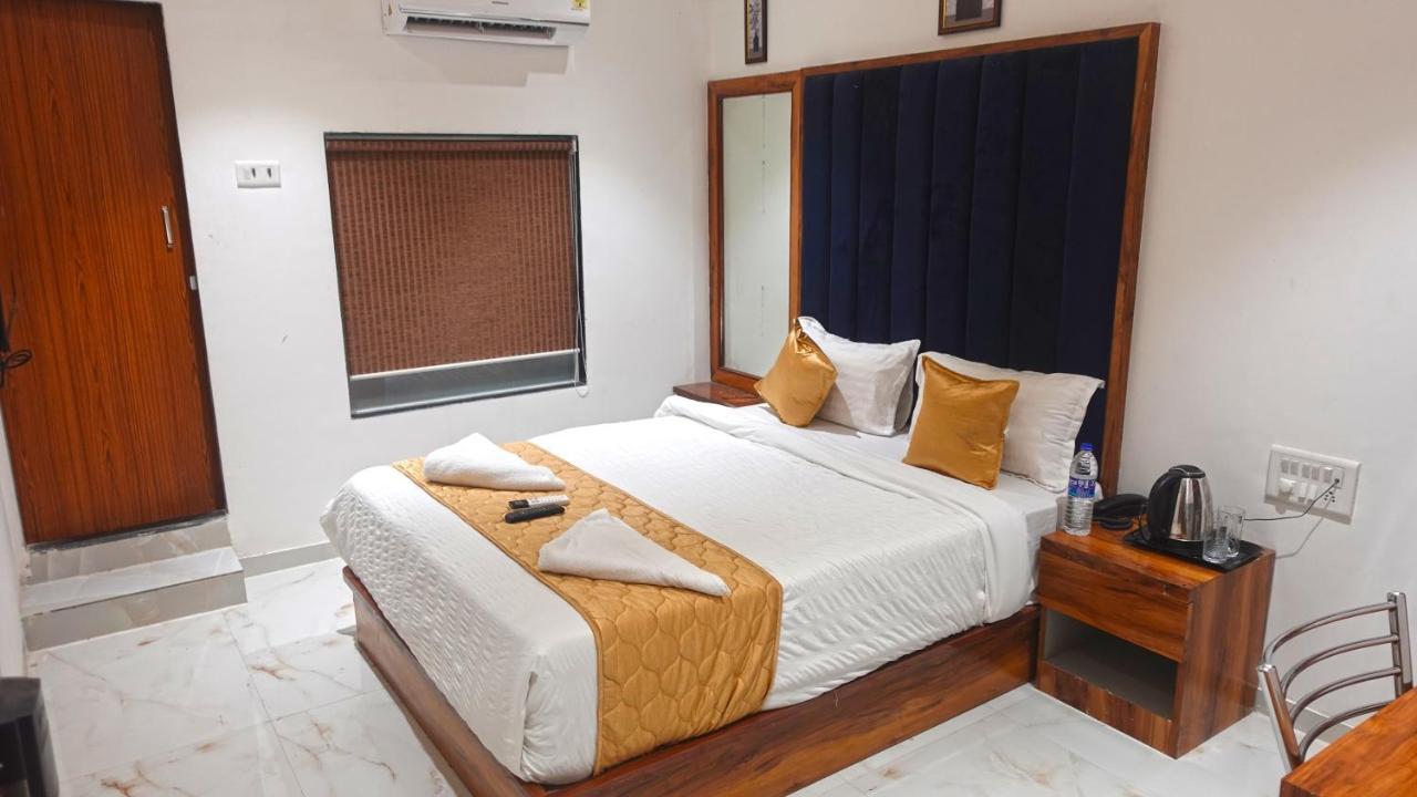 Hotel Palms Residency, Chembur Mumbai Exterior photo