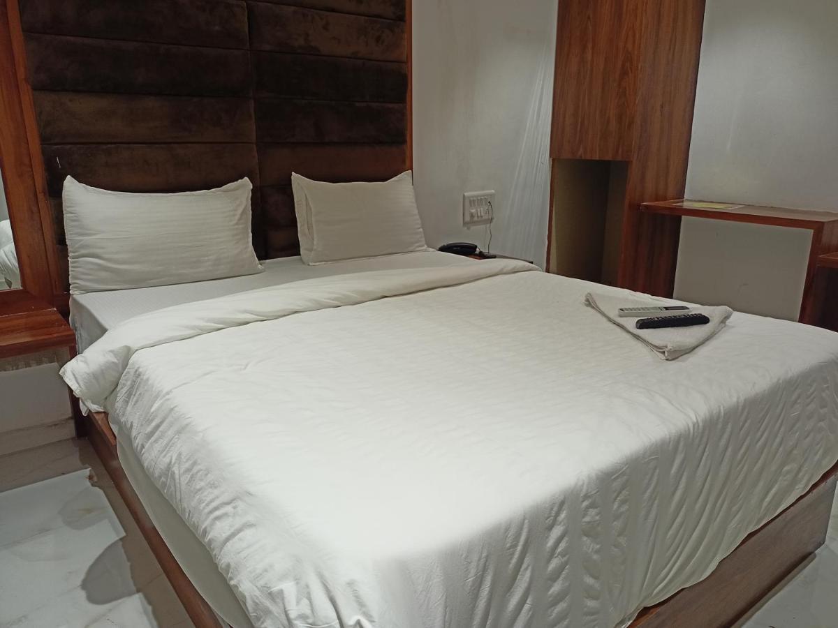 Hotel Palms Residency, Chembur Mumbai Exterior photo
